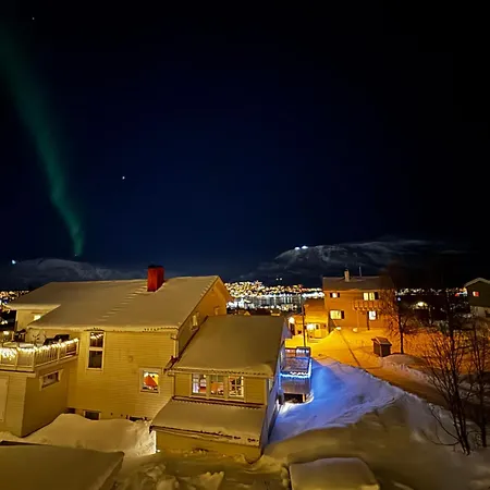 Sentrumsnaer Leilighet Med Fantastisk Utsikt Tromso Exterior photo